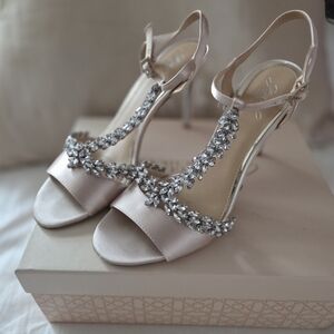 Jewel Badgley Mischka Blush Pink Satin Crystal T-Strap Heels